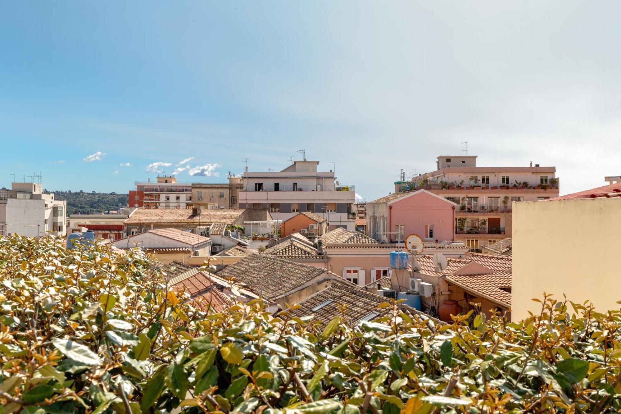 Domus De Silva - Appartamento In Centro Storico A Кальярі Екстер'єр фото